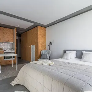 Comfy Easy To Commute Apartment